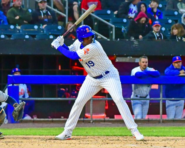 Syracuse Mets' Carlos Rinconz at bat