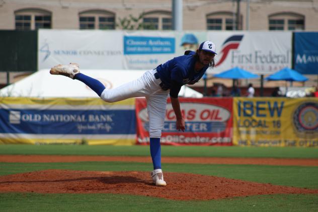 Evansville Otters in action