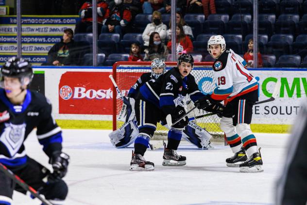 Kelowna Rockets battle the Victoria Royals