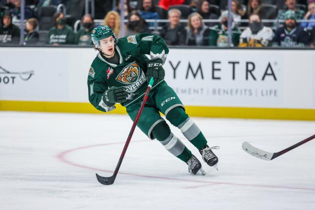 Forward Jacob Wright with the Everett Silvertips