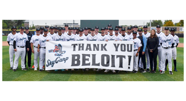 Beloit Sky Carp salute their fans