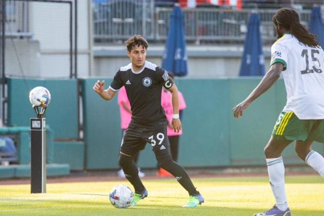 Tacoma Defiance midfielder Marlon Vargas