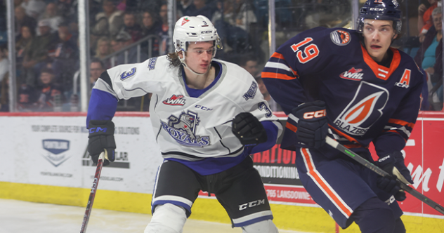 Victoria Blazers' Caedan Bankier versus Victoria Royals' Justin Kipkie