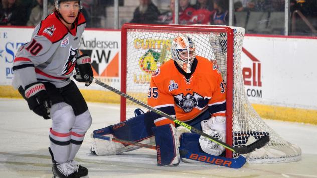 Worcester Railers' Ken Appleby and Adirondack Thunder's Ryan Smith in action