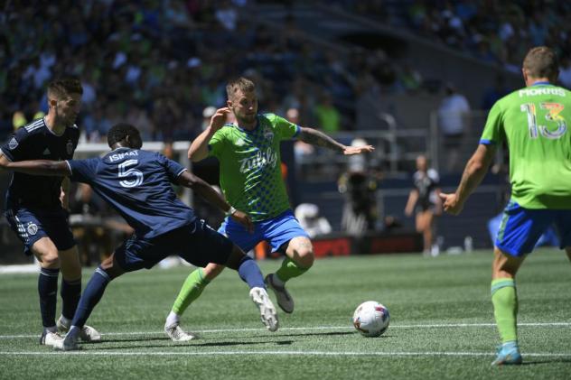 Seattle Sounders FC battles Sporting Kansas City