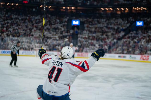 Springfield Thunderbirds right wing Will Bitten