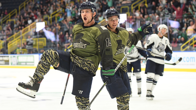 Florida Everblades' ROBERT CARPENTER celebrates win